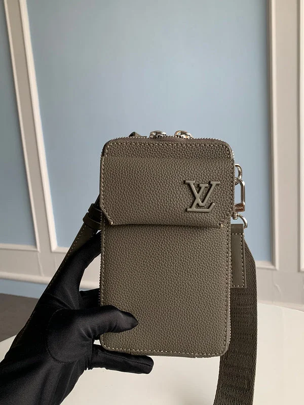 Louis Vuitton Alma bags with a monogram - embossed leather surfaceBoldCollect - LOUIS VUITTON Bags - 880