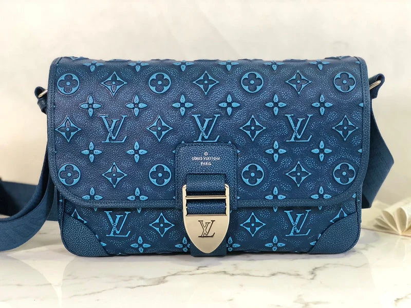 Louis Vuitton Alma bags with a monogram - embossed leather surfaceBoldCollect - LOUIS VUITTON Bags - 914