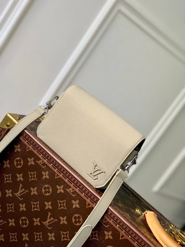 Ladies Louis Vuitton shoulder bags with a magnetic - closure flap for easeBoldCollect - LOUIS VUITTON BAGS - 906