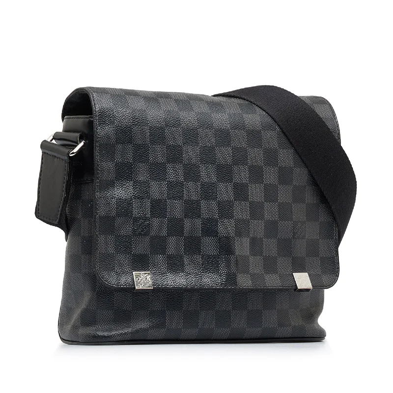 Louis Vuitton bags with a magnetic snap closure for easy accessLouis Vuitton Damier Graphite District PM (X9913L)