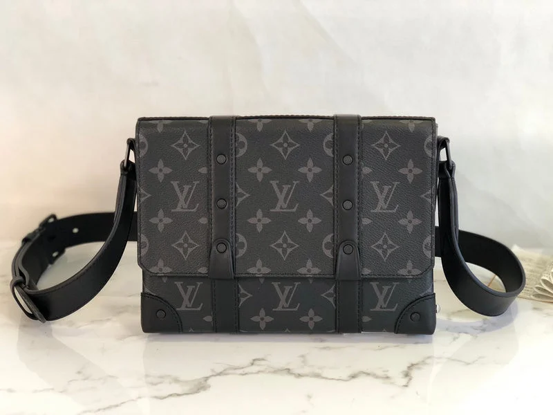 Louis Vuitton bags with a chain - link trim and a leather body for a modern edgeBoldCollect - LOUIS VUITTON Bags - 956