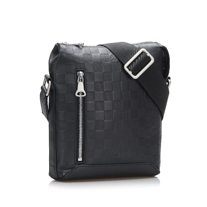 Louis Vuitton crossbody bags with adjustable shoulder straps for comfortLouis Vuitton Damier Infini Discovery Messenger (PNzipP)