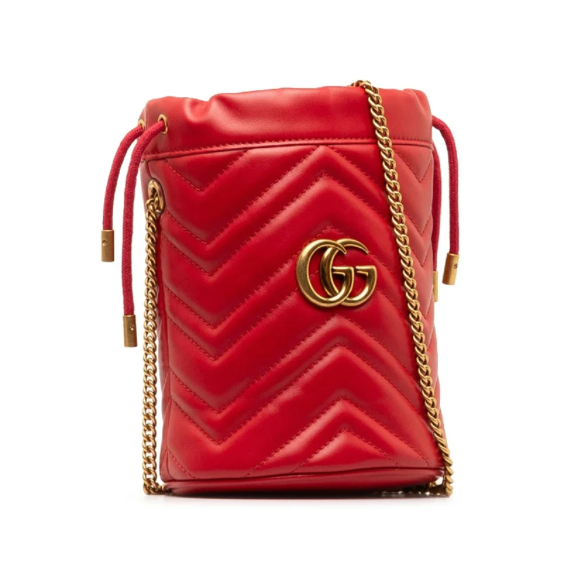 Gucci Marmont bags for women with gold - toned hardwareGucci Mini GG Marmont Matelasse Bucket Bag (mU1NG8)