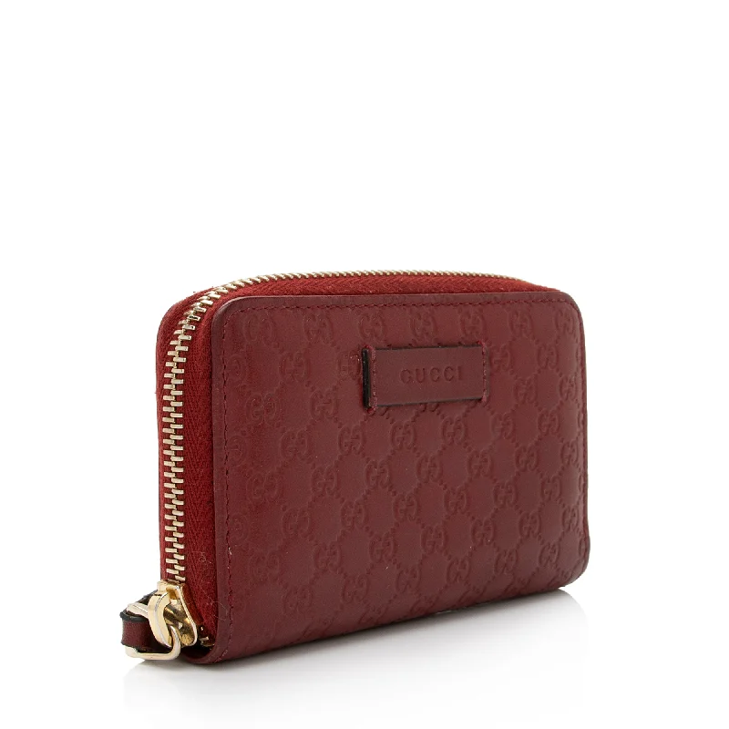 Women Gucci bags with a zippered interior pocketGucci Microguccissima Leather Zip Around Card Case (SHF-U1fahf)