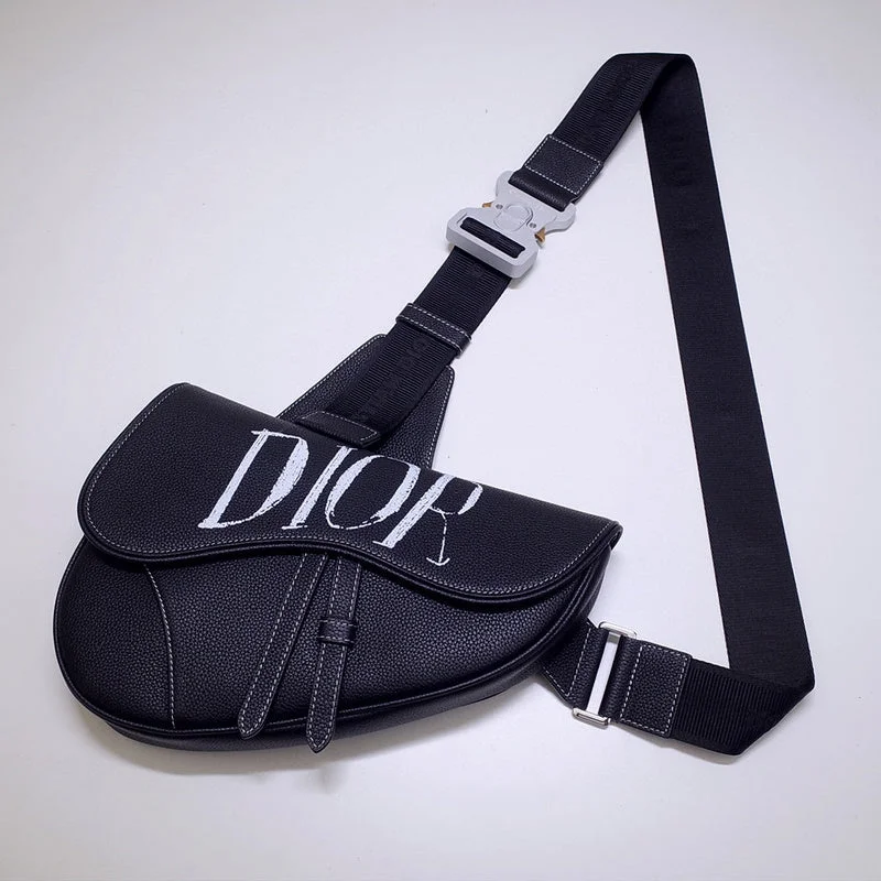 Luxury Christian Dior crossbody bags with a chain - link strapChristian Dior Bags - 5033