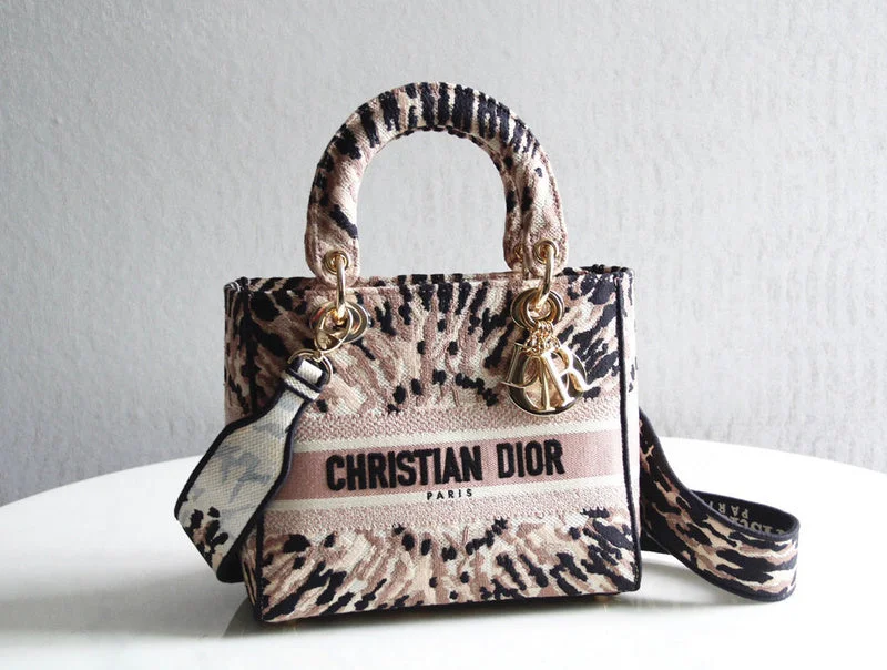 Christian Dior handbags with a back - pocket for quick storageChristian Dior Bags - 5080