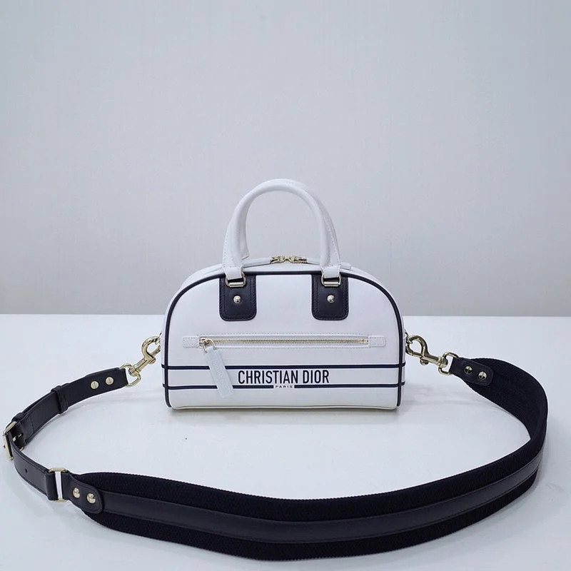 Christian Dior handbags with a removable shoulder strap for versatilityChristian Dior Bags - 5195