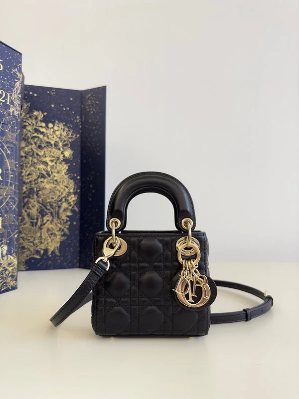 Christian Dior handbags with a removable shoulder strap for versatilityChristian Dior Bags - 523