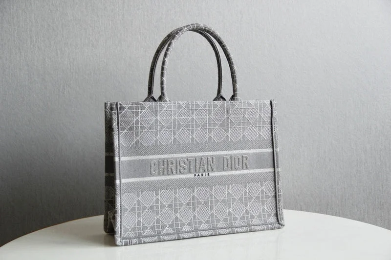 High - fashion Christian Dior bags with a geometric patternChristian Dior Bags - 5270