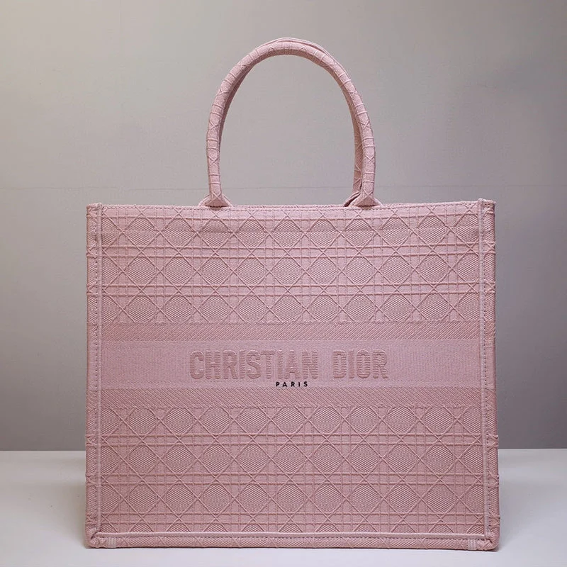 Fashion - forward Christian Dior tote bags for the modern womanChristian Dior Bags - 5287