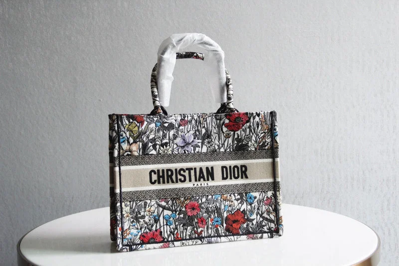 Christian Dior bags with a zip - top closure and multiple compartmentsChristian Dior Bags - 5290